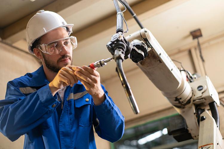 機器人維修工程師