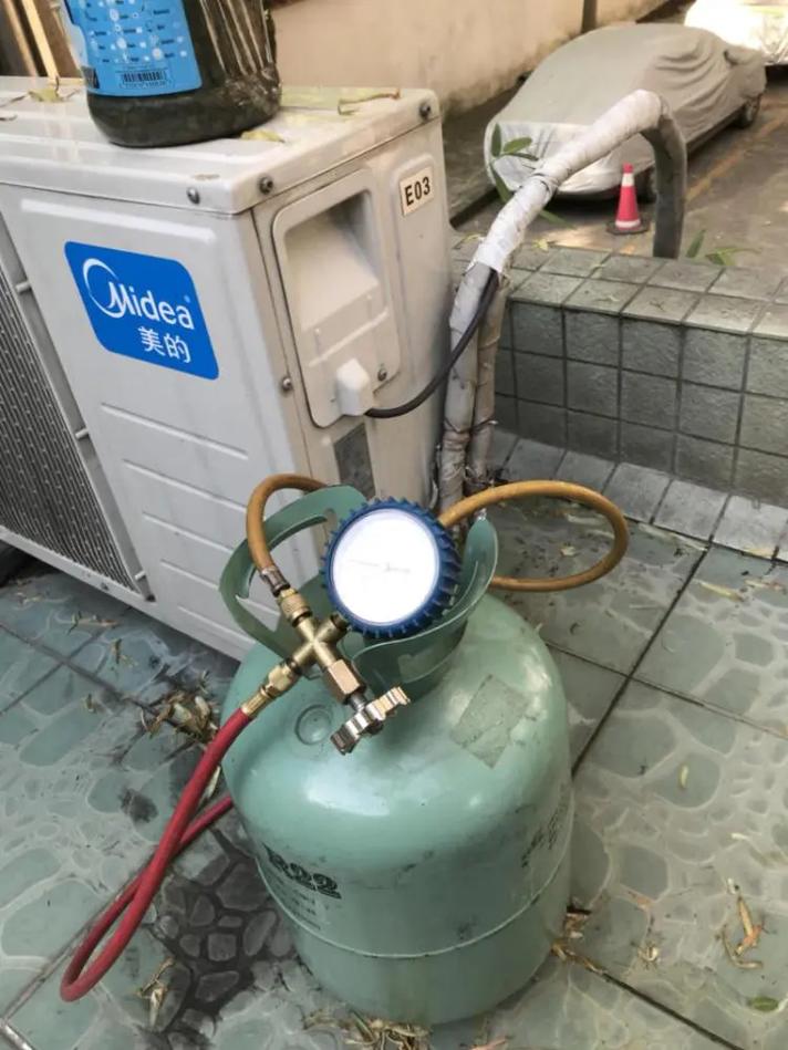 老空調維修加什么制冷劑