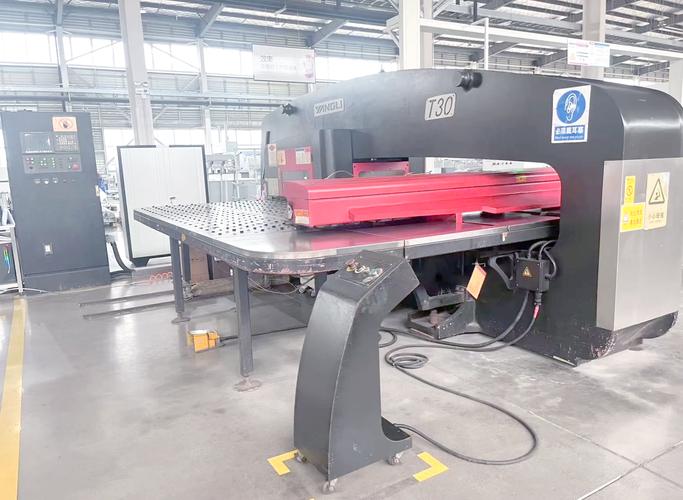 轉(zhuǎn)塔式數(shù)控沖床危險源，tailift數(shù)控沖床