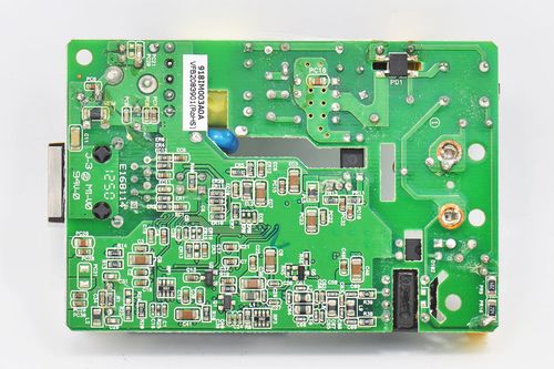 作為電子設備的核心組件，電子線路板在許多行業中起著至關重要的作用。然而，由于長時間使用或其他原因，這些線路板有時會遭受故障或損壞。為了確保設備的順暢運行，電子線路板維修成為一項關鍵的職責。