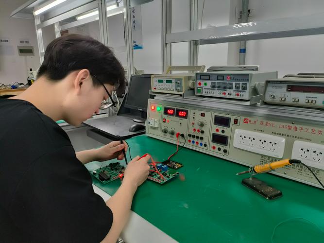 南寧工控觸摸屏維修——保障工業自動化穩定運行