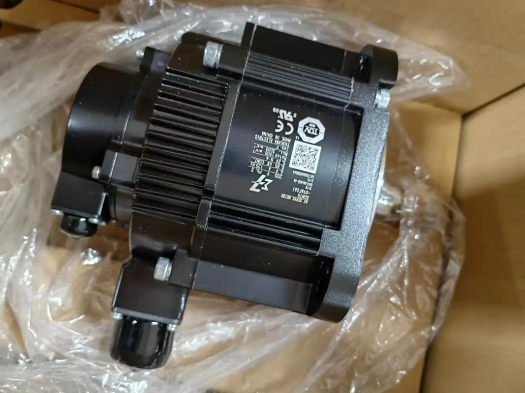 安川伺服電機不運行，安川伺服電機為何不給指令會轉動