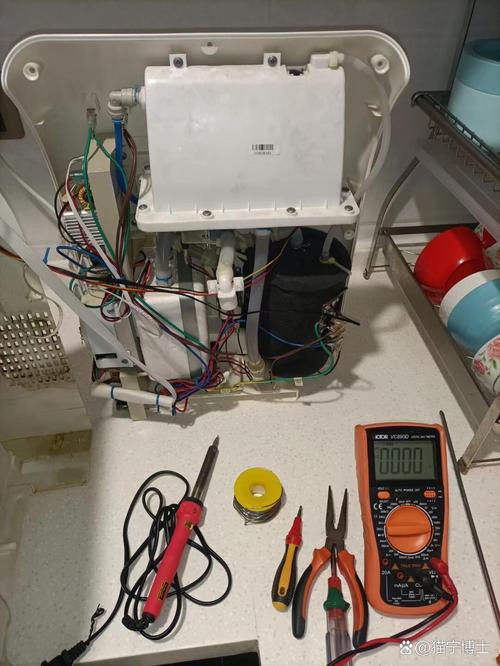 家庭機器人維修圖片高清