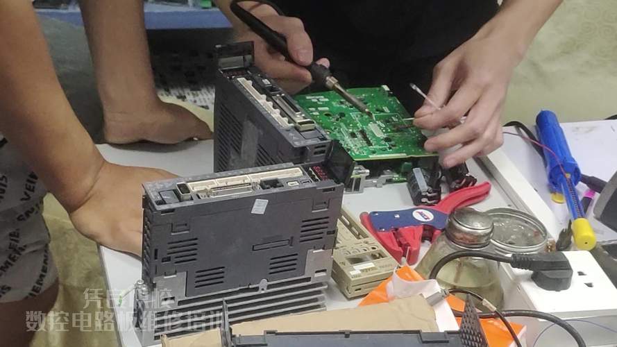 掌握PLC電路板維修技巧，提升工作效率