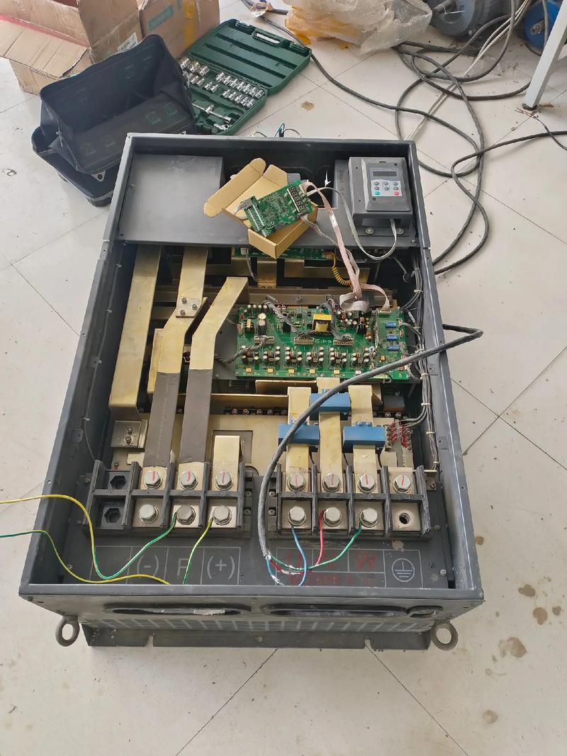 杭州正規收音機線路板維修，專業技術維修讓您放心