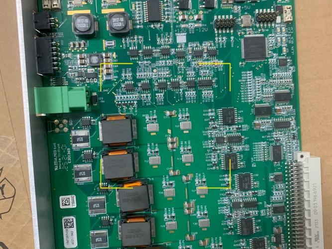 維修線路板，讓電子設備重煥生機