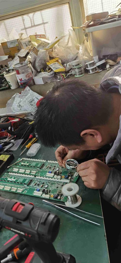 線路板維修員：技術守護電子世界