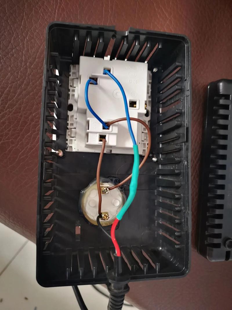 自制維修電路板燈泡視頻，自制維修燈泡插座線路圖