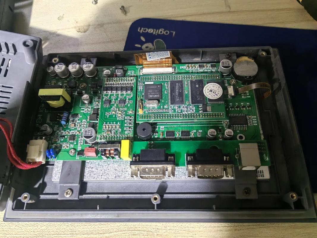 西安觸摸屏工控機哪家好，西安觸摸屏維修