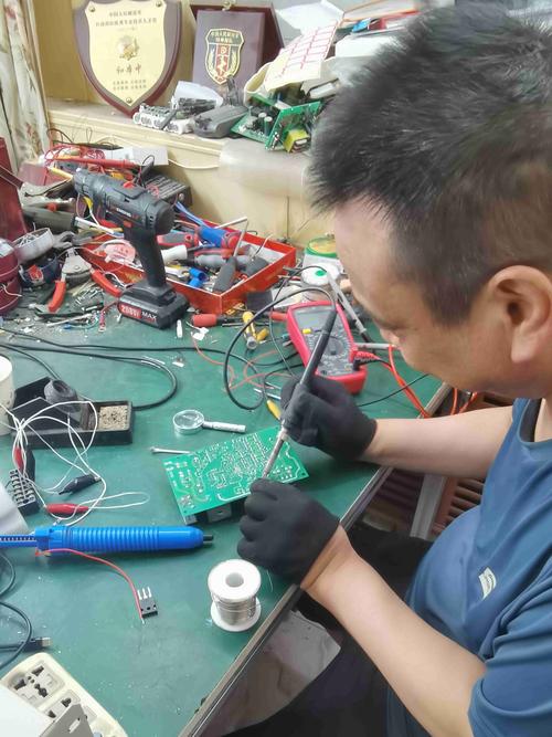 長沙機器人線路維修：盡在你手掌間的智慧世界