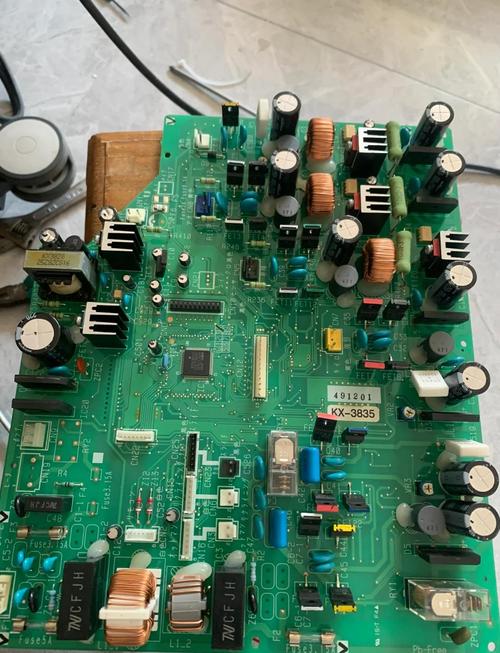 電子按摩儀電路板維修詳解