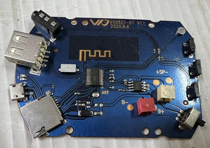 音箱的電路板，手提音箱電路板維修價格多少